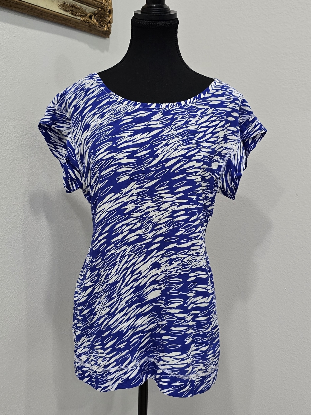 Banana Republic 100% Silk Blue White Abstract Print Blouse Size S